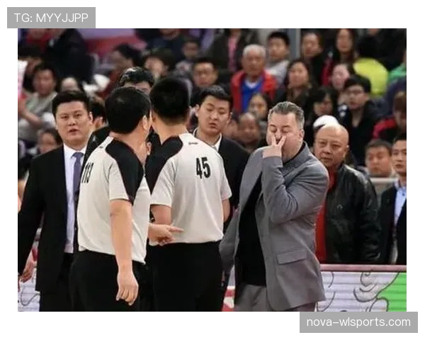 裁判如何正确识别球场上的犯规行为规则解析